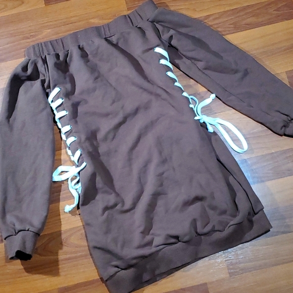 Akira varsity off shoulder sweatshirt dress - Picture 6 of 8